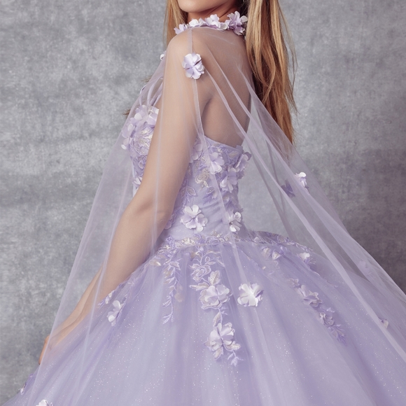 Formal dress - Picture 4 of 8